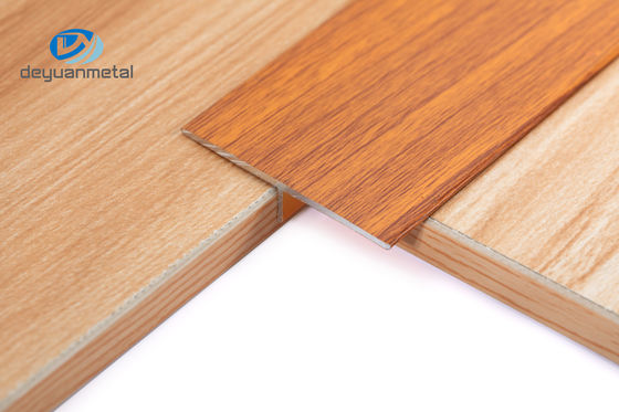 6063 อลูมิเนียม T โปรไฟล์ Extrusion T5 Temper ขัดเงา Multiapplication Transition Trim Wood Grain