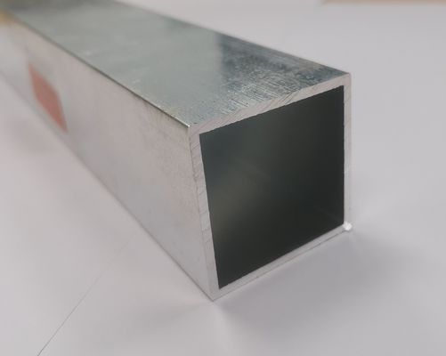 โปรไฟล์ผลิตอัลลูมิเนียมสแควร์ท่อ Extrusion ในความหนา 2 มิลลิเมตร