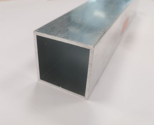 โปรไฟล์ผลิตอัลลูมิเนียมสแควร์ท่อ Extrusion ในความหนา 2 มิลลิเมตร