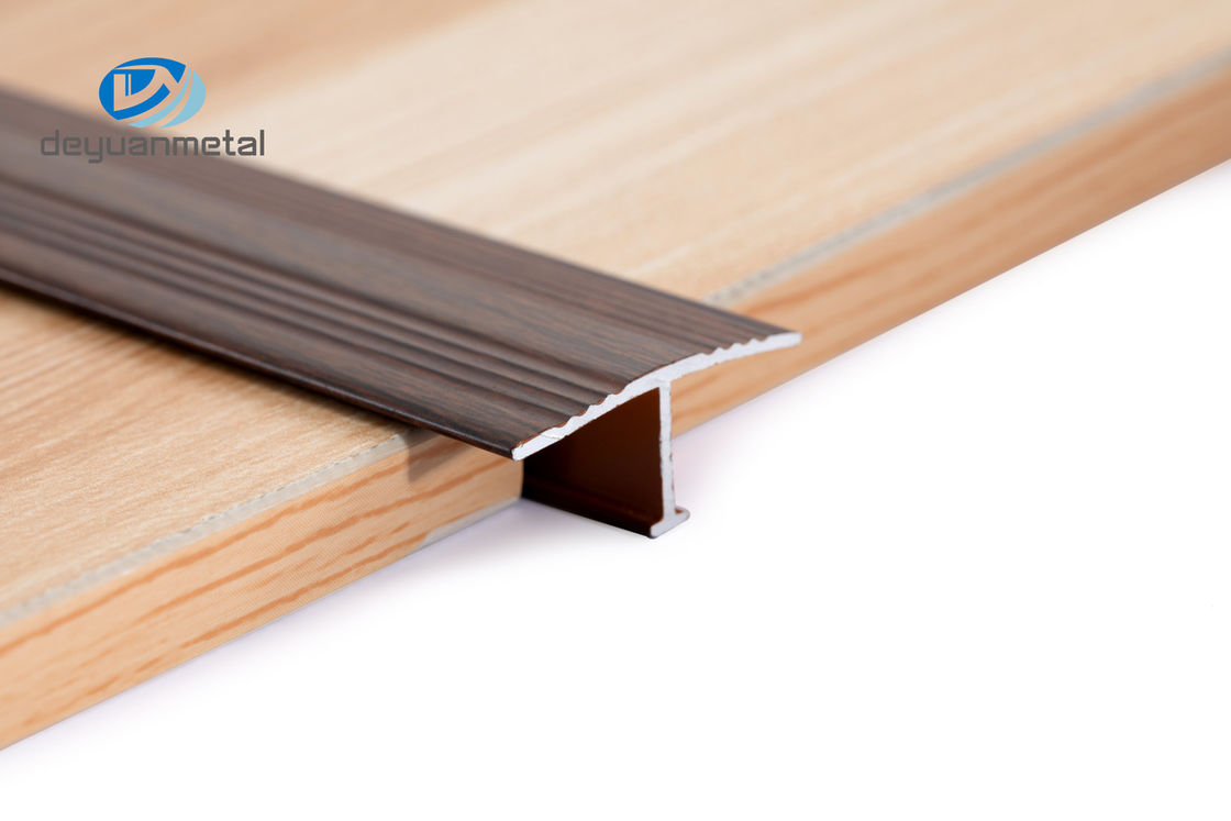 2.5m T Profile อลูมิเนียมอัดขึ้นรูป Anodized สำหรับตู้เสื้อผ้า ODM มี Anti-Slip