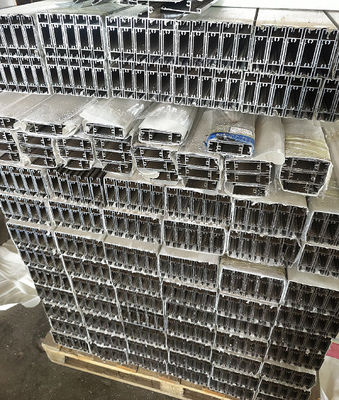 โปรไฟล์กระจกเลื่อนอลูมิเนียม สําหรับการเคลือบผงผงในแอฟริกาใต้